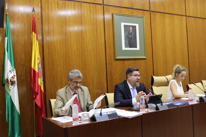 La Junta resalta su compromiso y colaboración con el sector en la gestión de residuos agrícolas desde hace más de 20 años
